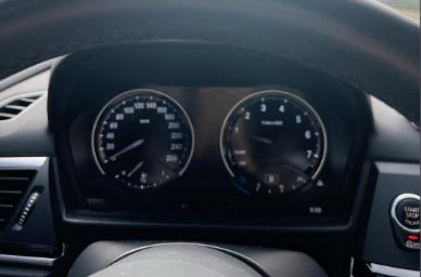 汽车嗡嗡响速度越快越响(汽车开车后嗡嗡响是怎么回事)(1)