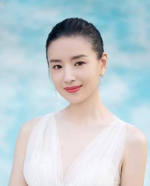 董洁个人资料(简介,身高,年龄)