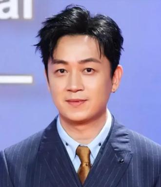 潘粤明个人资料(简介,身高,年龄)