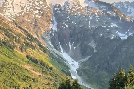 青春期月经结块的原因有哪些(青春期月经有血块是怎么回事)