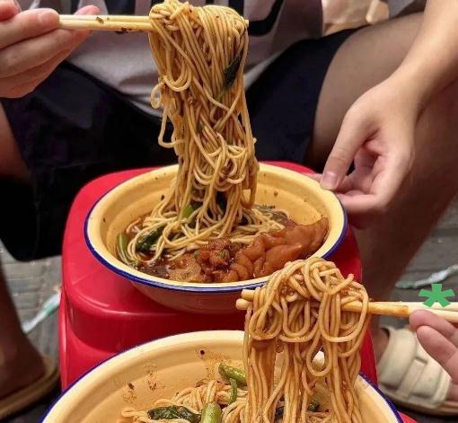 板凳面怎么做好吃又简单/板凳面的做法和配料